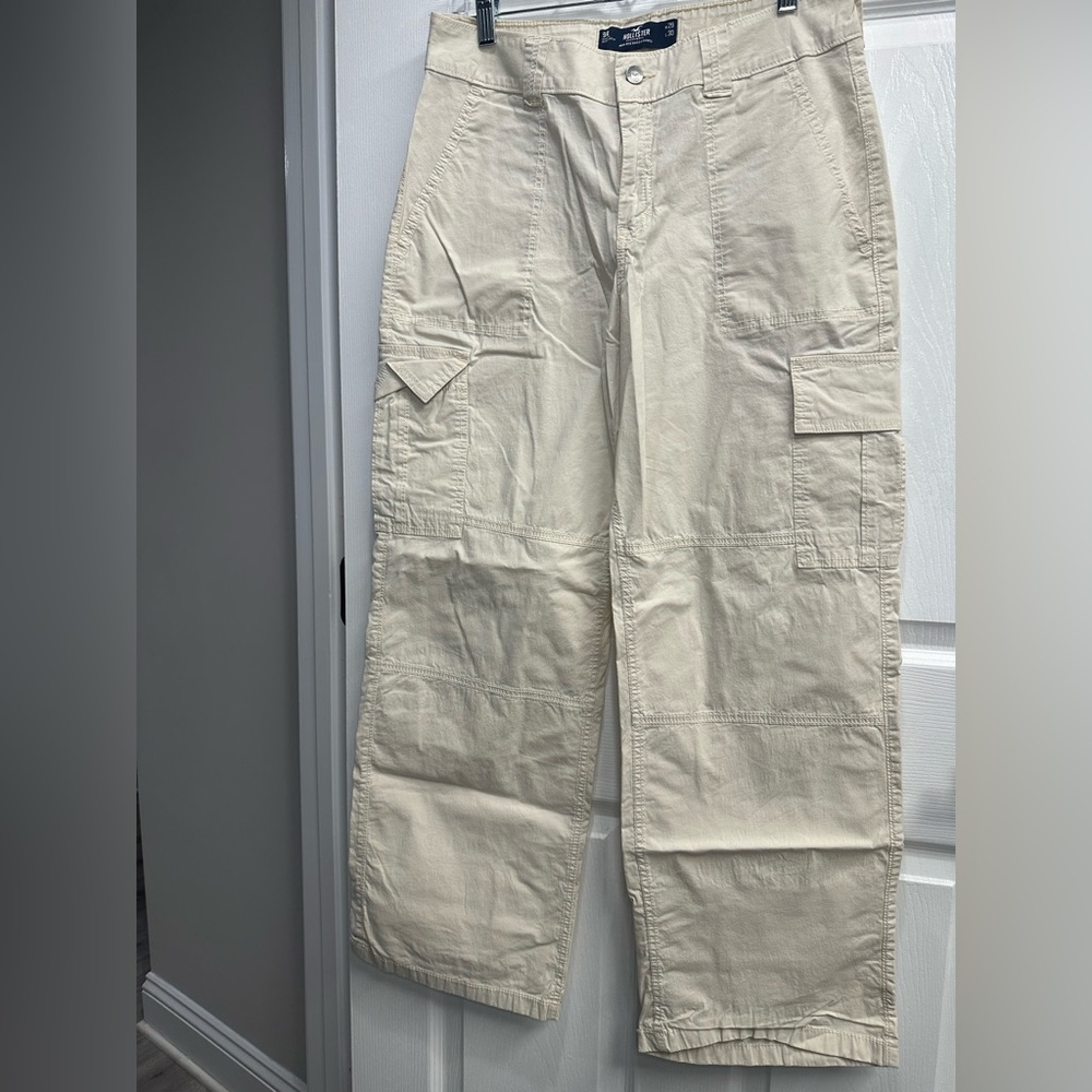 Hollister Men's Cream Cargo Pants